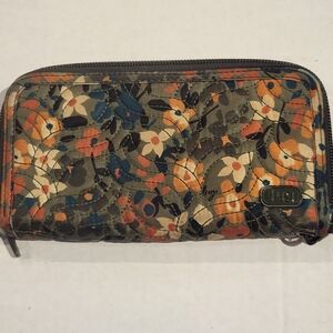 Lug Splits Zip Around RFID Wristlet Quilted Wallet Floral 4x8 Checkbook Nylon